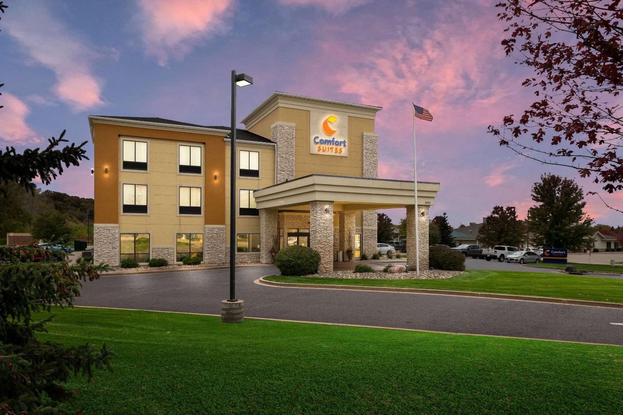Comfort Suites Hudson I-94 Exterior photo