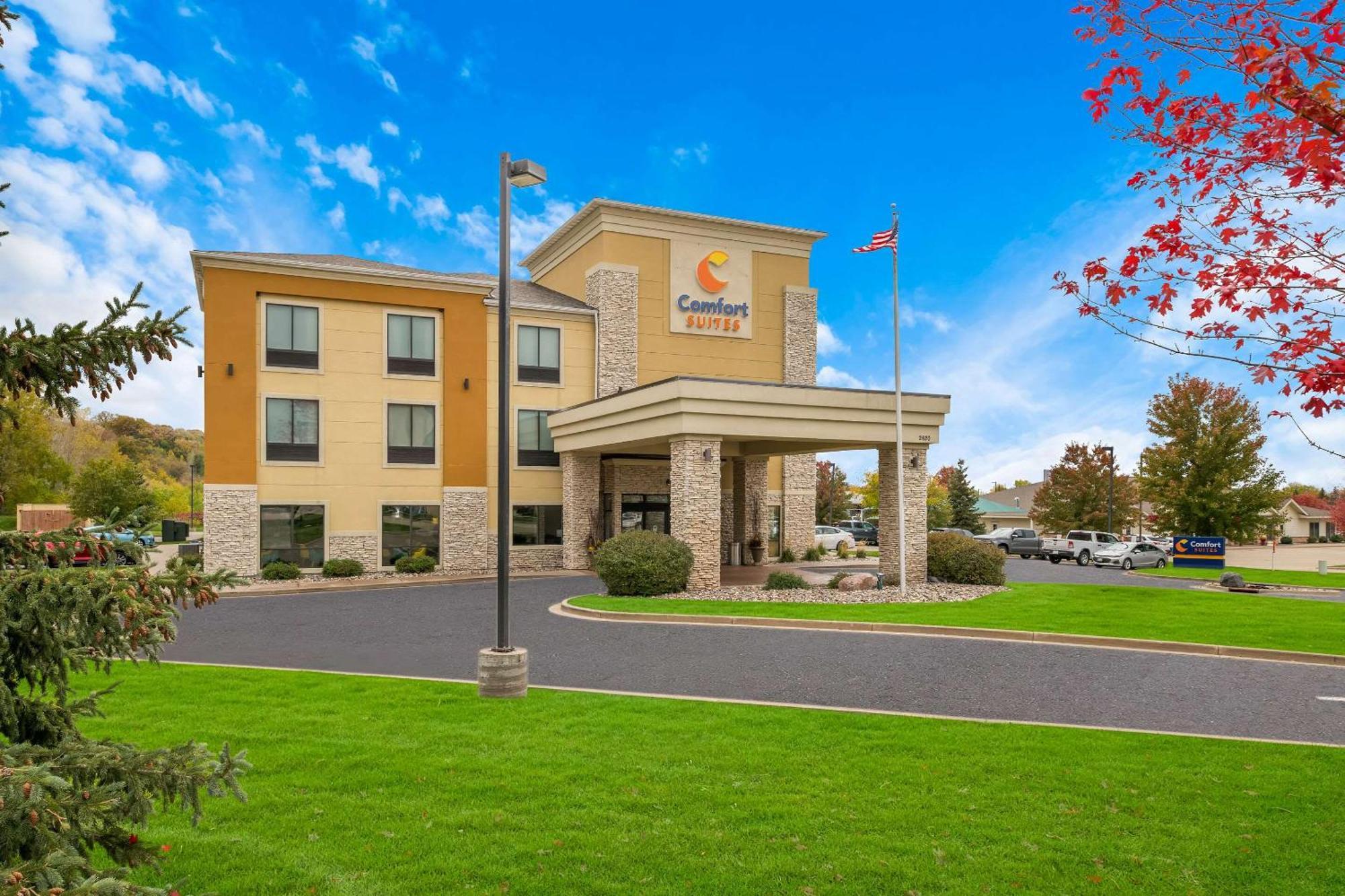 Comfort Suites Hudson I-94 Exterior photo